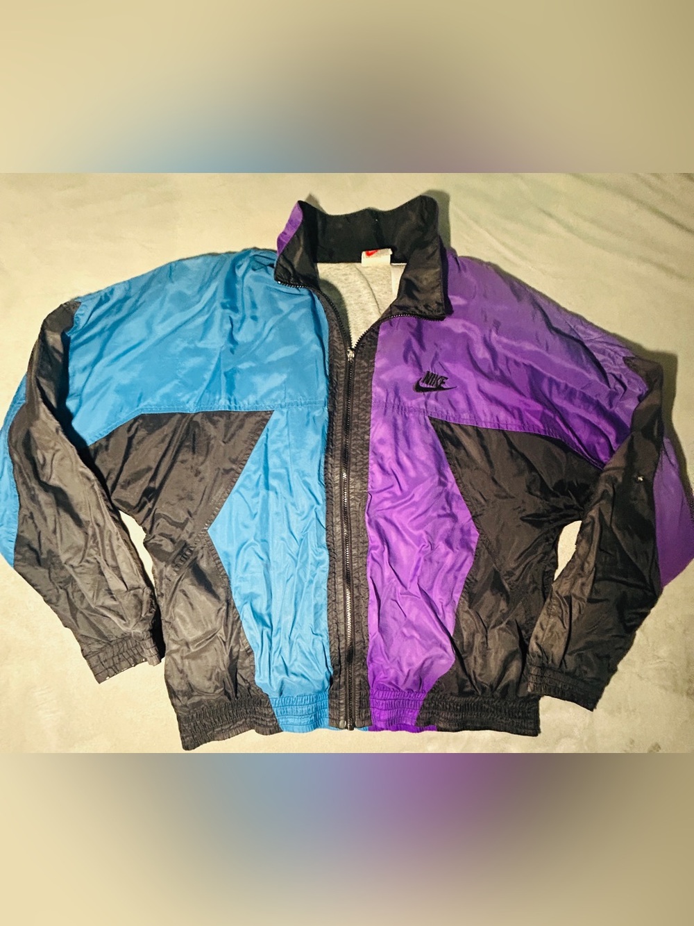 Vintage 90s Nike Men’s Colorblock Windbreaker Jacket in Blue, Purple & Black